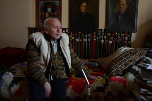 Патріарх українського колекціонерства дарує УКУ найбільшу колекцію гуцульських ікон на склі