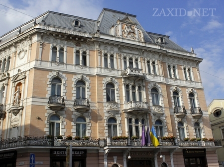 Депутат від «Свободи» купив найстаріший готель Львова