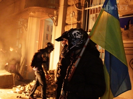 ОДА та МВС у Львові взяли штурмом протестувальники